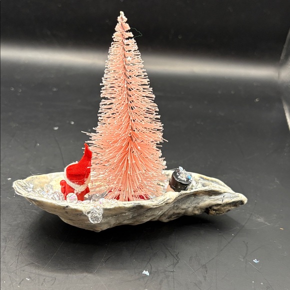 Pink Holiday Tree Shell Vignette - Picture 3 of 5